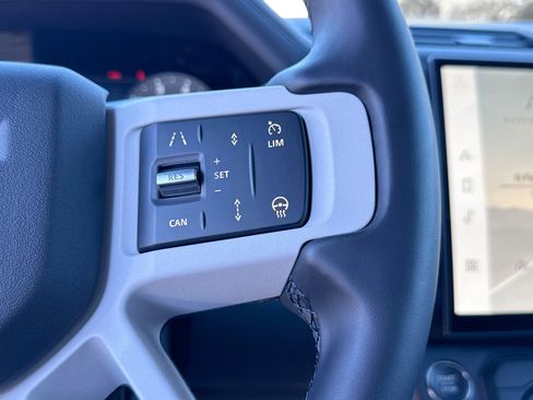 New 2026 Land Rover Defender 110 X-Dynamic SE image 37