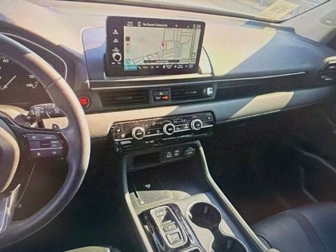 Used 2023 Honda Pilot Touring image 8