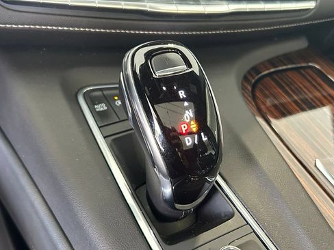 Used 2022 Cadillac Escalade Premium Luxury w/ Performance Package RWD image 16