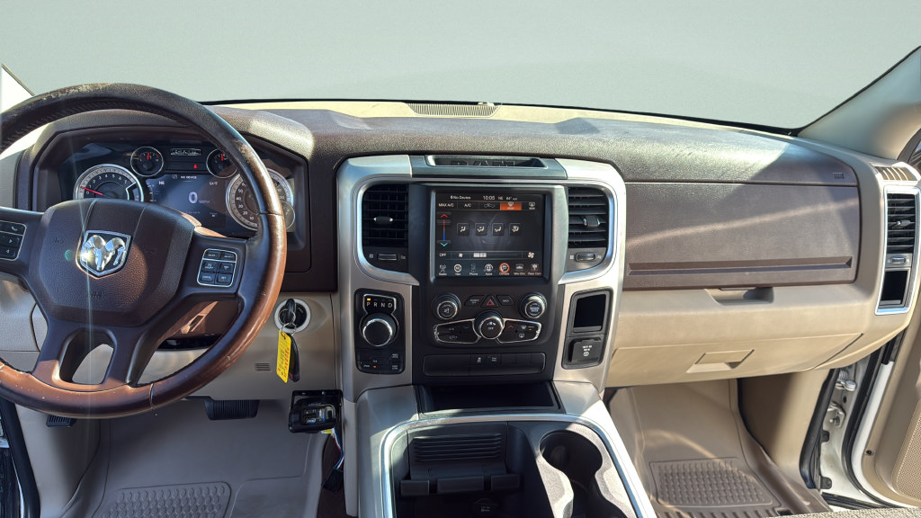 Used 2016 RAM 1500 Classic SLT w/ Luxury Group AWD/4WD image 3