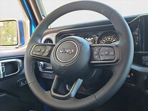 New 2025 Jeep Gladiator Sport image 15