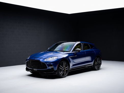 Used 2023 Aston Martin DBX 707 image 4