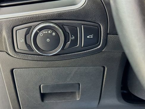 Used 2016 Ford Edge Titanium FWD image 11