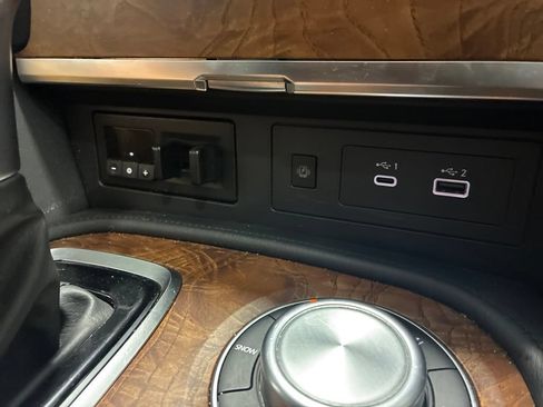 Used 2024 Nissan Armada SL w/ Captain's Chairs Package AWD/4WD image 27