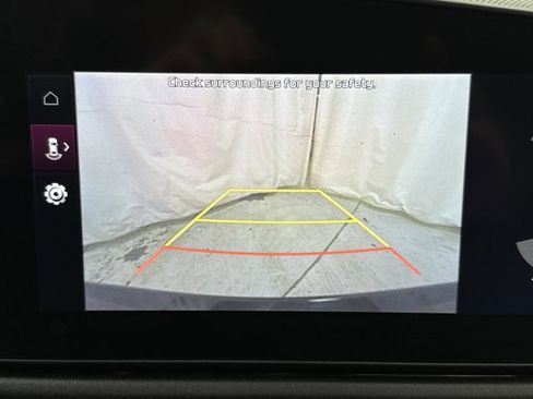 Used 2023 Kia Niro SX image 23