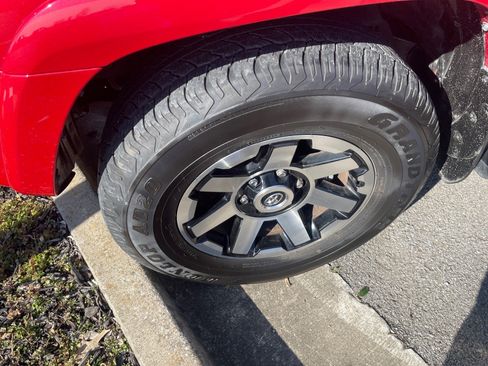 Used 2024 Toyota 4Runner TRD Off-Road image 6