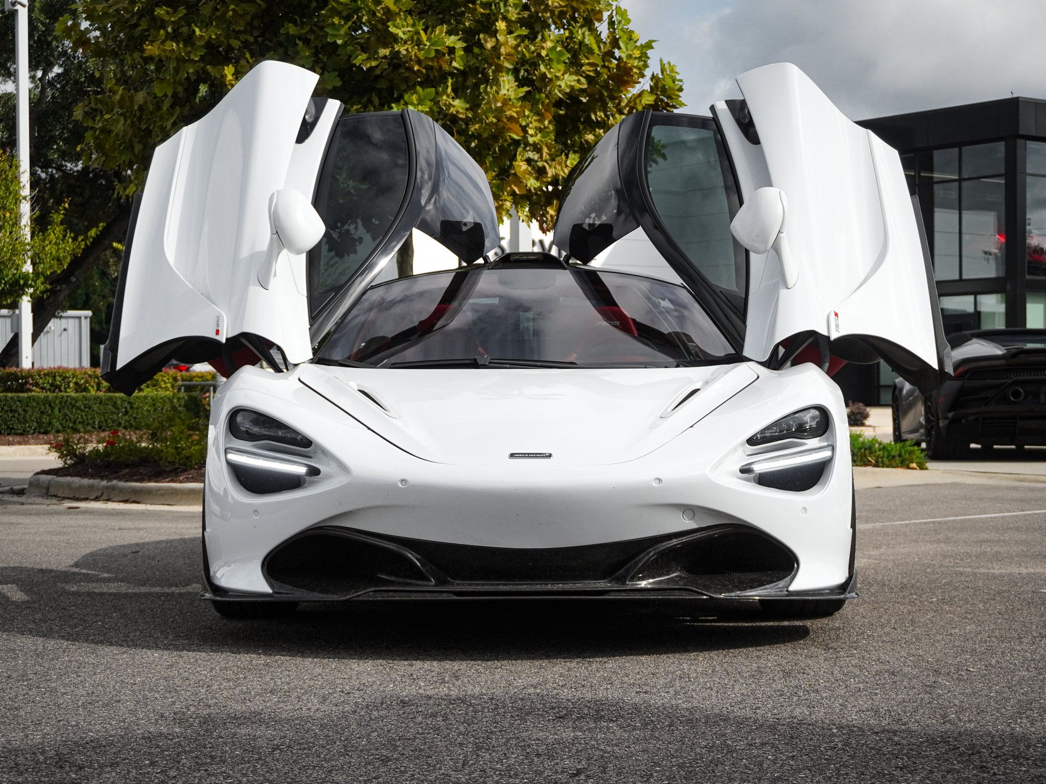 Used 2019 McLaren 720S RWD image 3