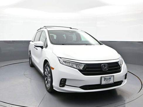 Certified 2023 Honda Odyssey EX-L image 3