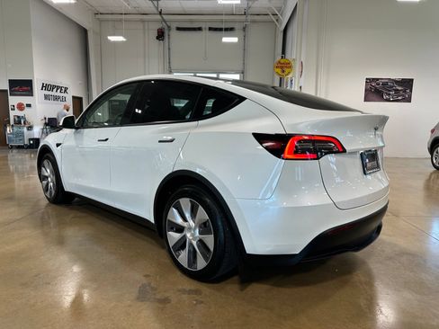 Used 2023 Tesla Model Y Long Range AWD/4WD image 6