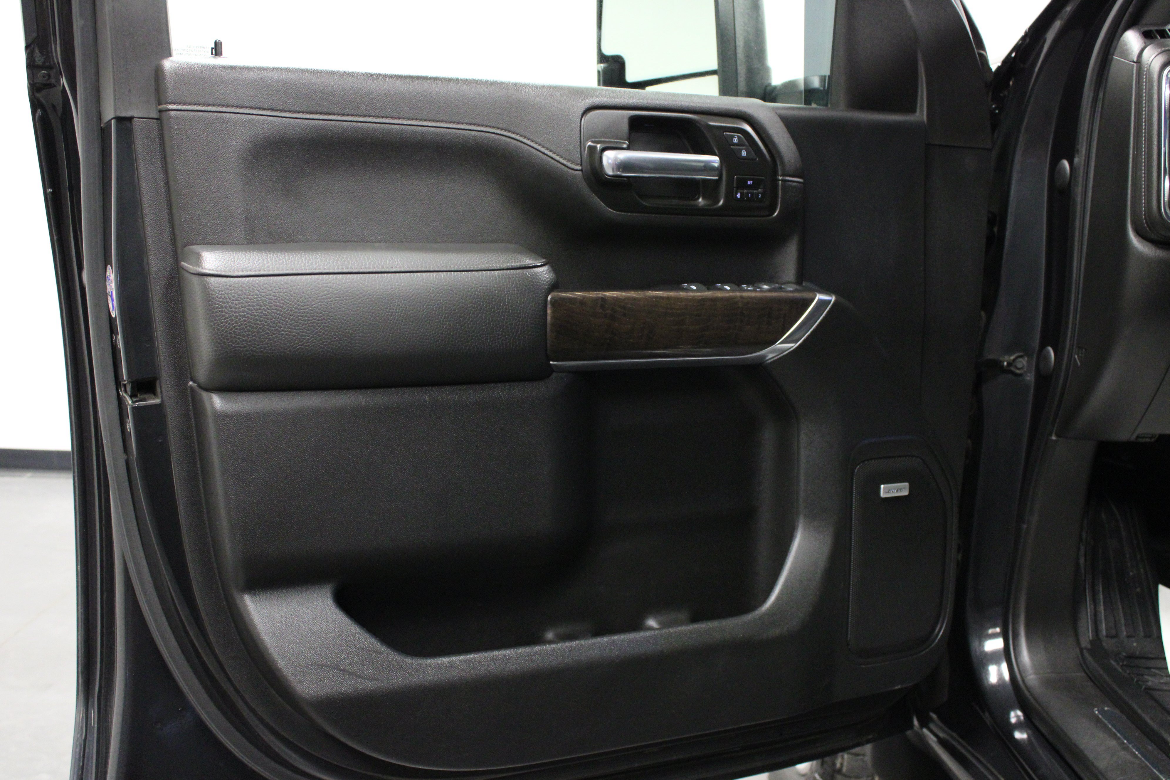 Used 2020 GMC Sierra 2500 Denali w/ Denali Ultimate Package AWD/4WD image 11