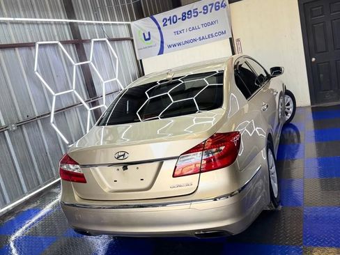 Used 2012 Hyundai Genesis 3.8 image 28