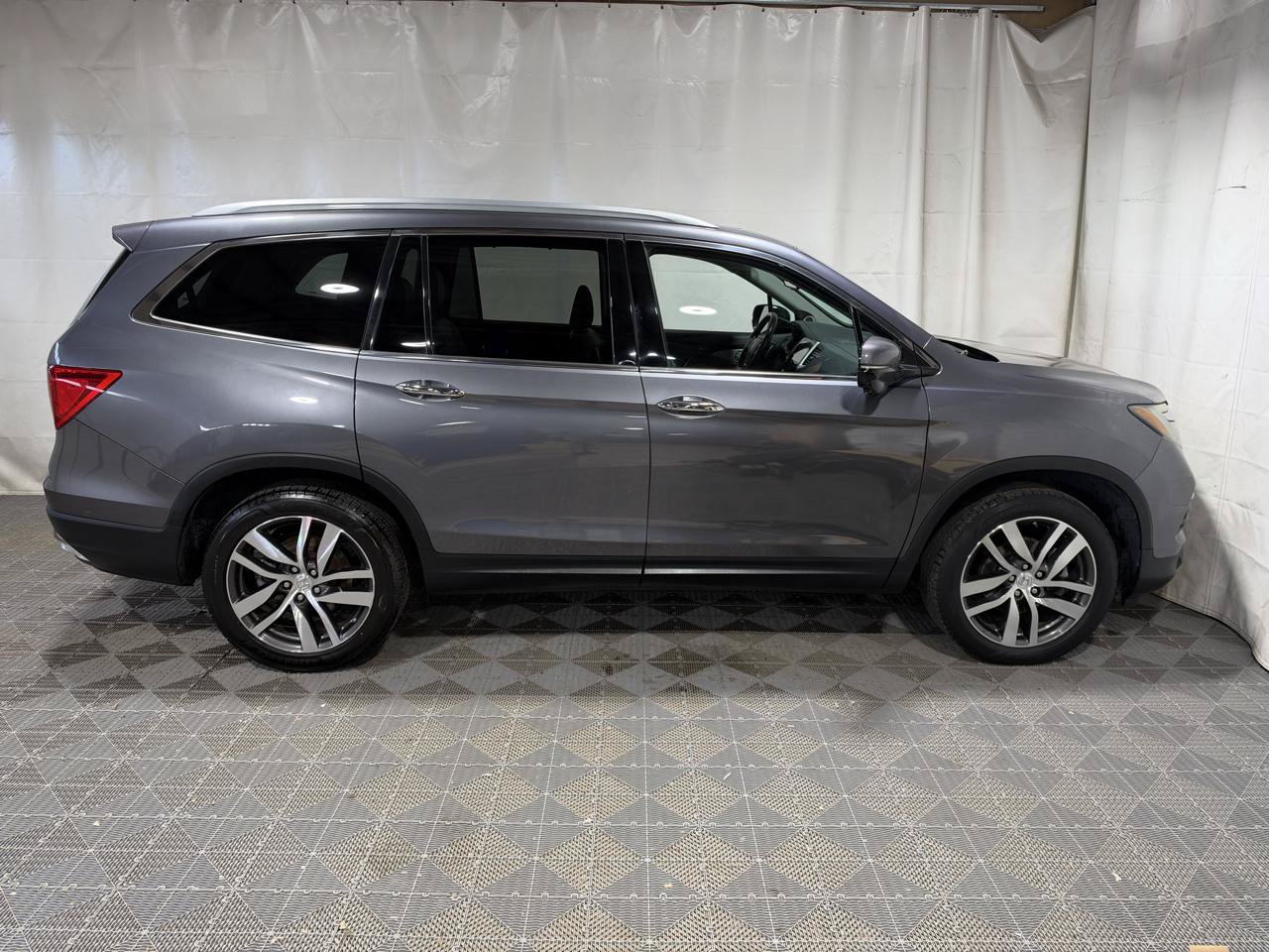 Used 2016 Honda Pilot Touring image 7