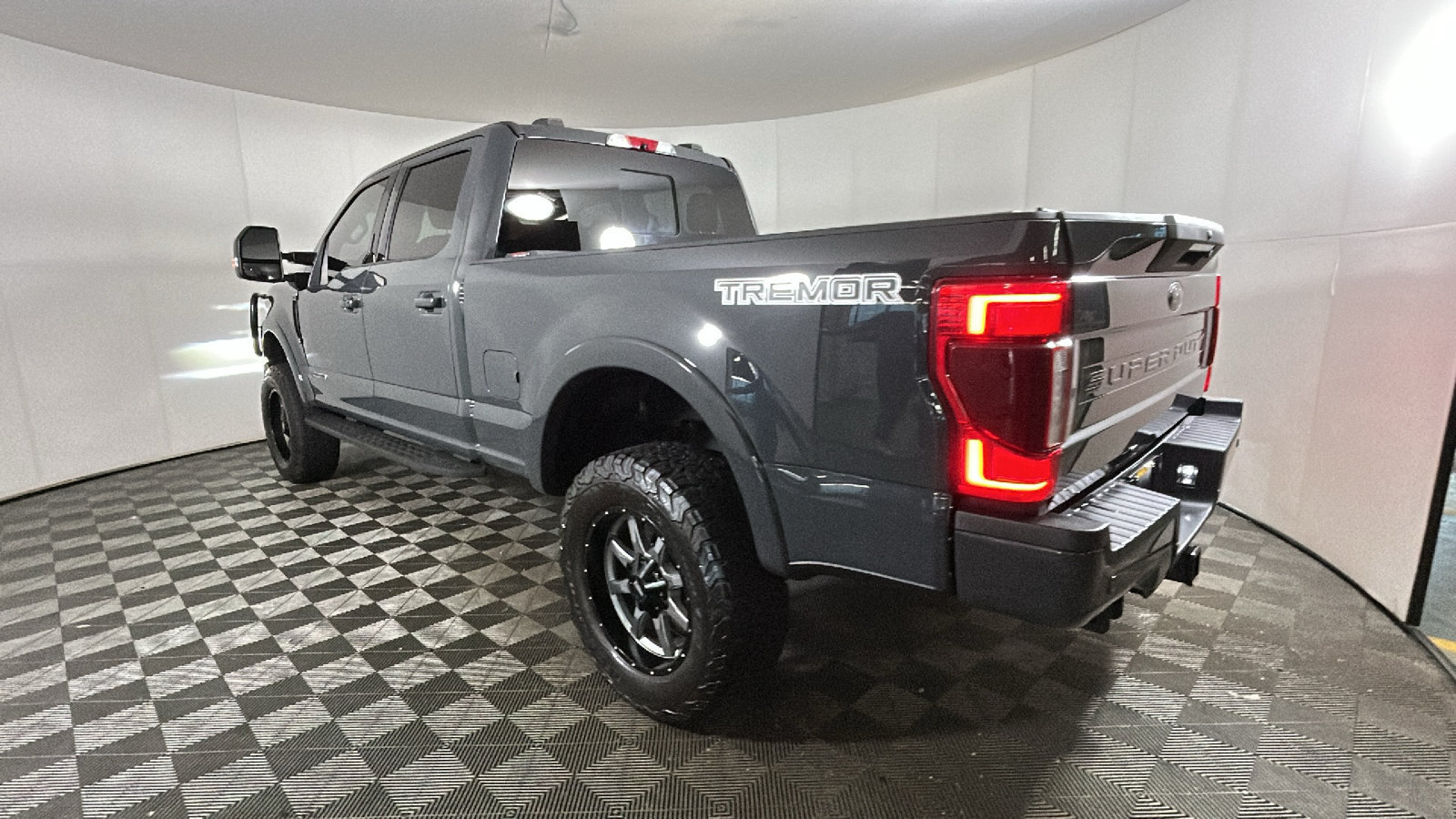 Used 2021 Ford F350 Lariat AWD/4WD image 5