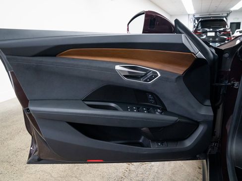 Used 2022 Audi e-tron GT Premium Plus image 15