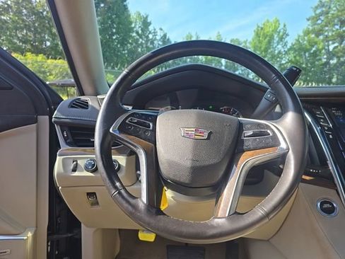Used 2019 Cadillac Escalade Premium Luxury AWD/4WD image 7