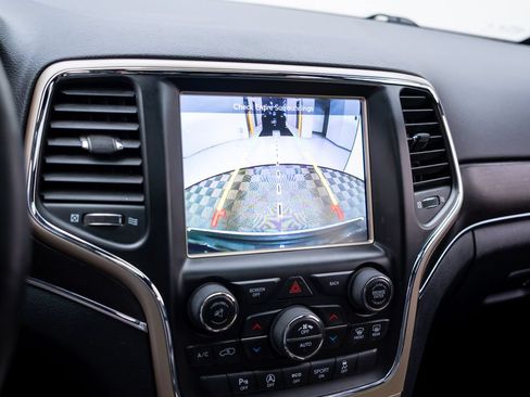 Used 2017 Jeep Grand Cherokee Limited AWD/4WD image 24