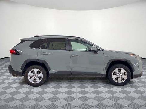 Used 2021 Toyota RAV4 XLE w/ Convenience Package AWD/4WD image 6