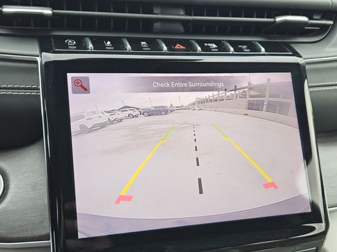 Used 2022 Jeep Grand Cherokee Overland w/ Luxury Tech Group IV RWD image 20