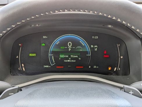 Used 2025 Toyota Camry SE image 33