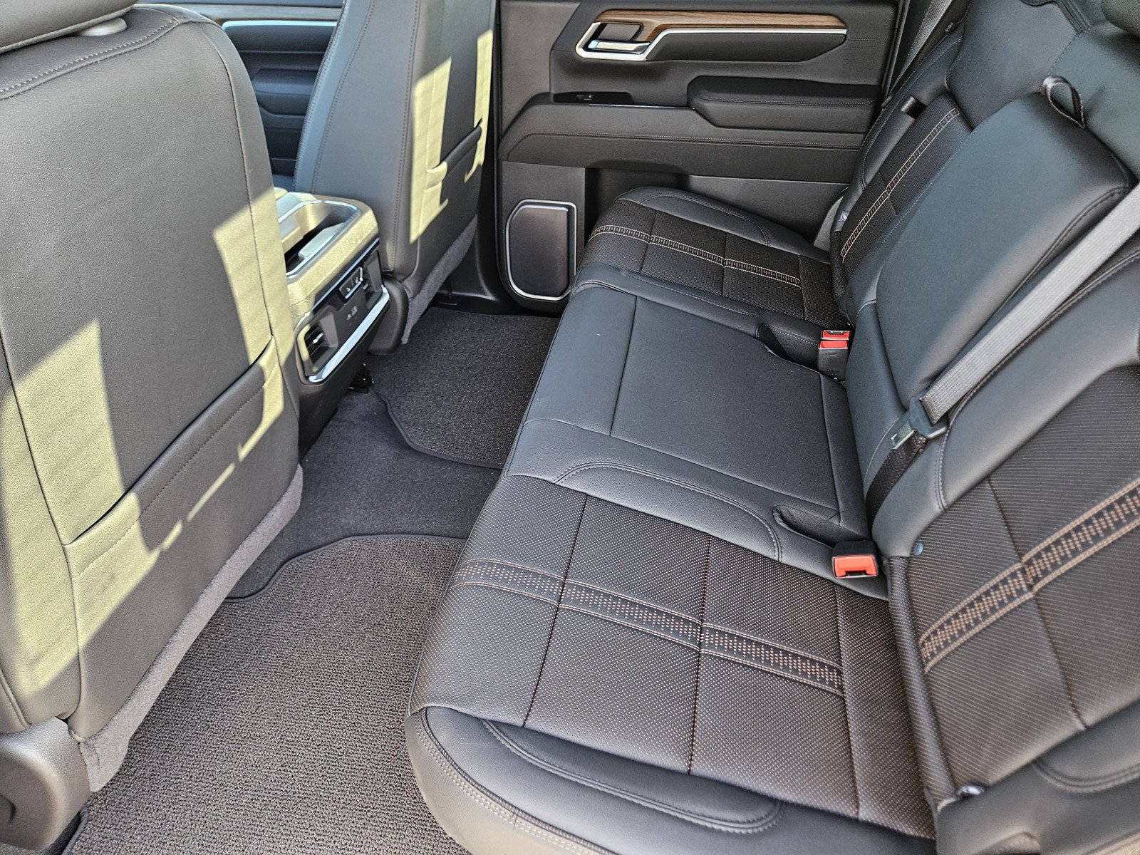 New 2026 Chevrolet Silverado 2500 High Country w/ High Country Premium Package AWD/4WD image 20