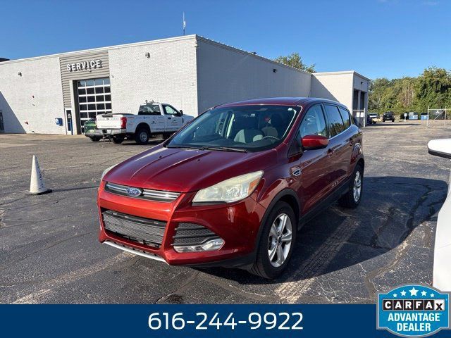 Used 2015 Ford Escape SE AWD/4WD image 2