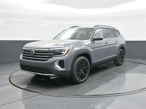 New 2026 Volkswagen Atlas SE image 3