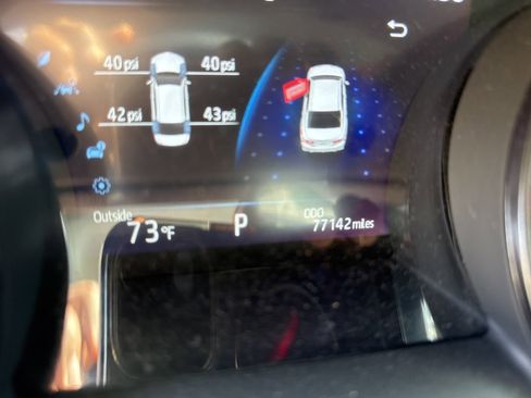 Used 2022 Toyota Camry XSE image 5