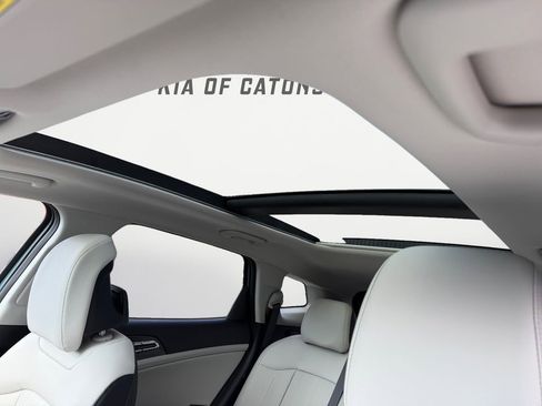 New 2026 Kia Sportage EX image 17