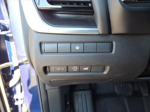 Used 2023 Nissan Rogue Platinum image 17