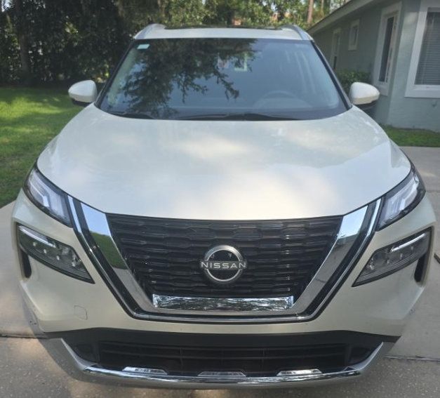 Used 2023 Nissan Rogue Platinum FWD image 3