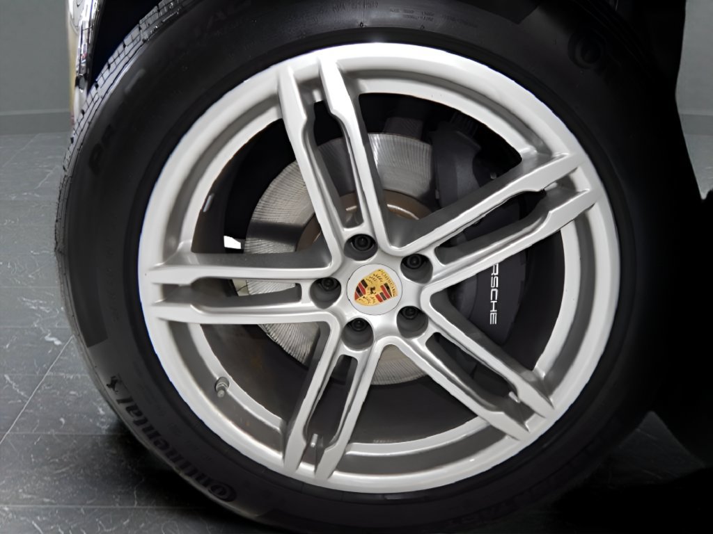 Used 2022 Porsche Macan AWD/4WD image 25