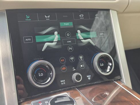 Used 2019 Land Rover Range Rover HSE AWD/4WD image 16
