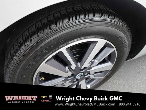 Used 2023 Nissan Versa SV image 31