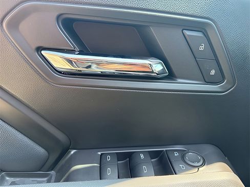 New 2025 GMC Canyon Elevation w/ Convenience Package image 16