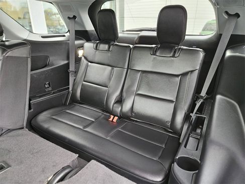 Used 2022 Ford Explorer Limited w/ Equipment Group 301A image 14
