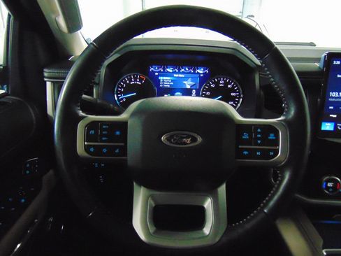 Used 2024 Ford Expedition Max XLT image 17