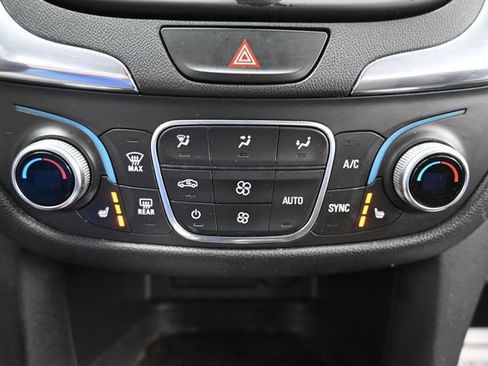 Used 2019 Chevrolet Equinox LT AWD/4WD image 15
