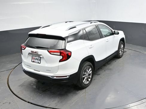 Used 2024 GMC Terrain SLT AWD/4WD image 35