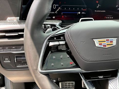 Used 2025 Cadillac Escalade V AWD/4WD image 20