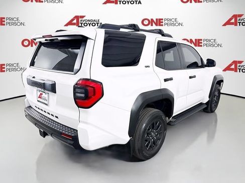 Used 2025 Toyota 4Runner SR5 AWD/4WD image 8