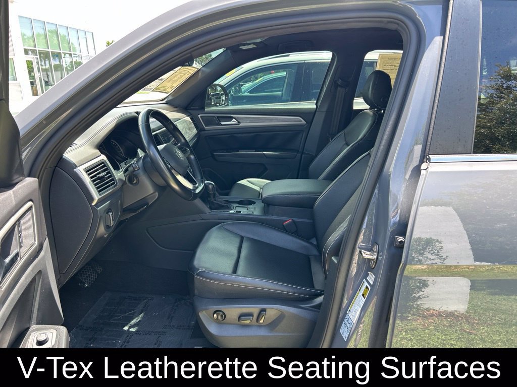 Used 2020 Volkswagen Atlas Cross Sport SE w/ Panoramic Sunroof Package FWD image 15