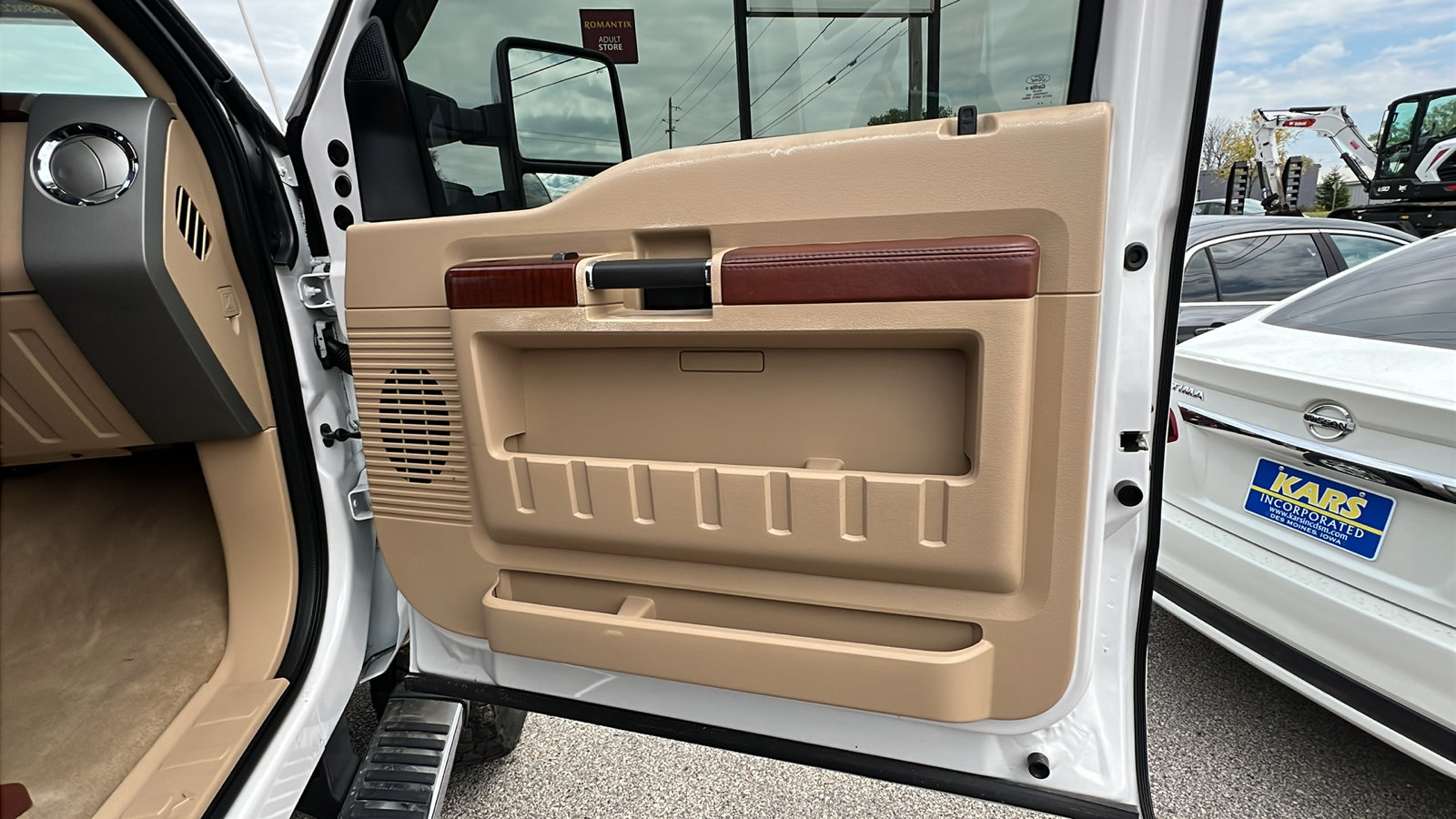 Used 2012 Ford F250 King Ranch w/ King Ranch w/Chrome Pkg AWD/4WD image 19