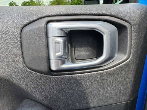 Used 2021 Jeep Gladiator Rubicon AWD/4WD image 17