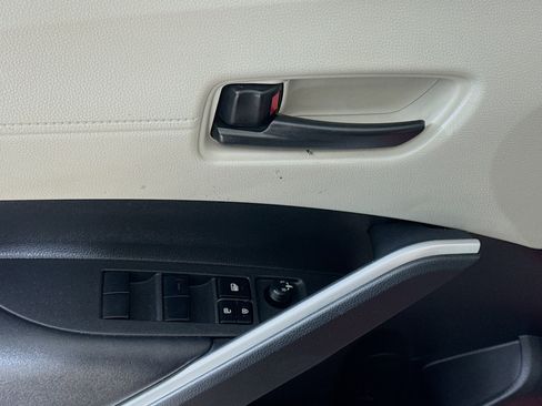 Used 2024 Toyota Corolla Cross LE image 24