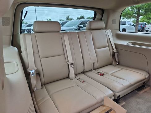 Used 2013 Chevrolet Tahoe LTZ RWD image 35