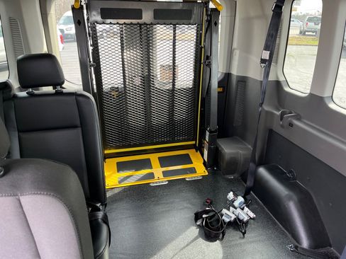 Used 2025 Ford Transit 350 XL image 9