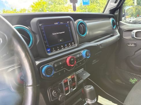 Used 2021 Jeep Gladiator Sport AWD/4WD image 3
