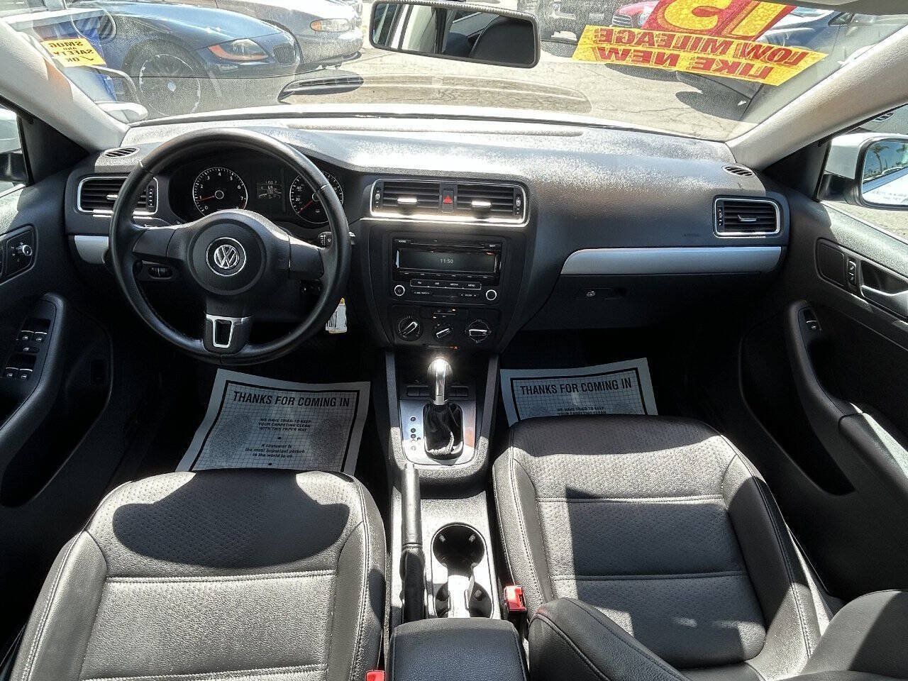 Used 2013 Volkswagen Jetta SE FWD image 27