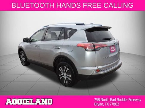 Used 2018 Toyota RAV4 LE FWD image 6