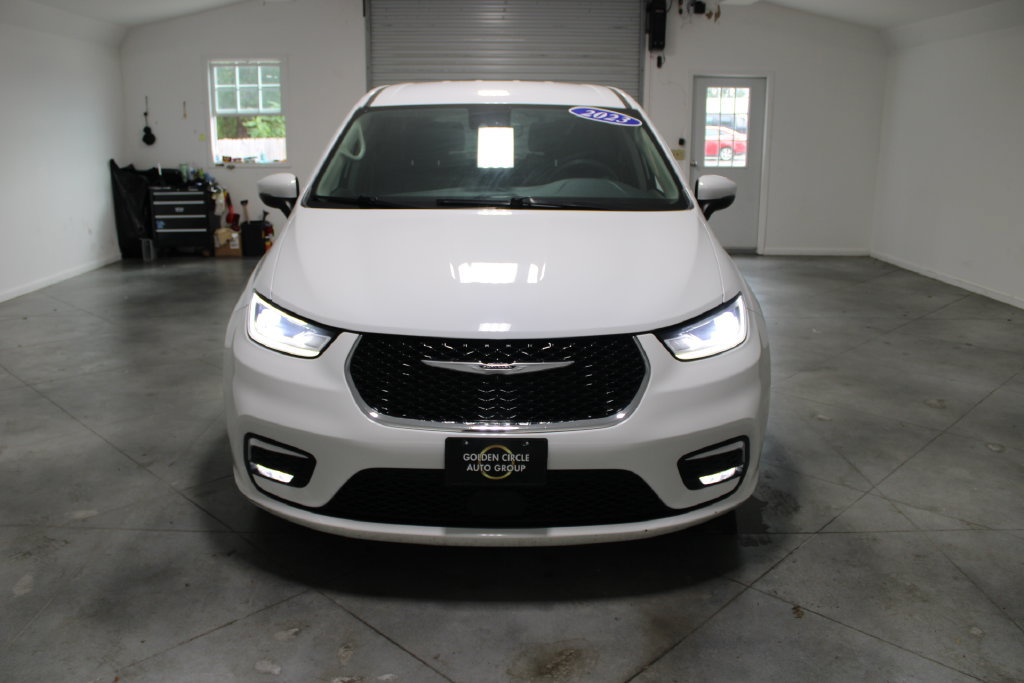 Used 2023 Chrysler Pacifica Touring-L FWD image 48
